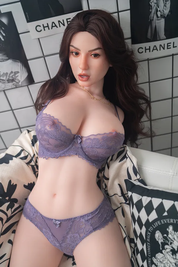 Leona - 89cm (2'11'') G-Cup Silicone 57lbs